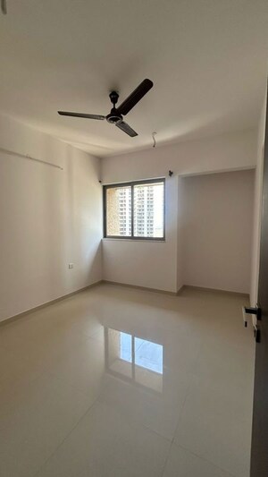 Room in 2 BHK Apartment at Dss Mahavir Estella, Ghodbunder Road – for Rent