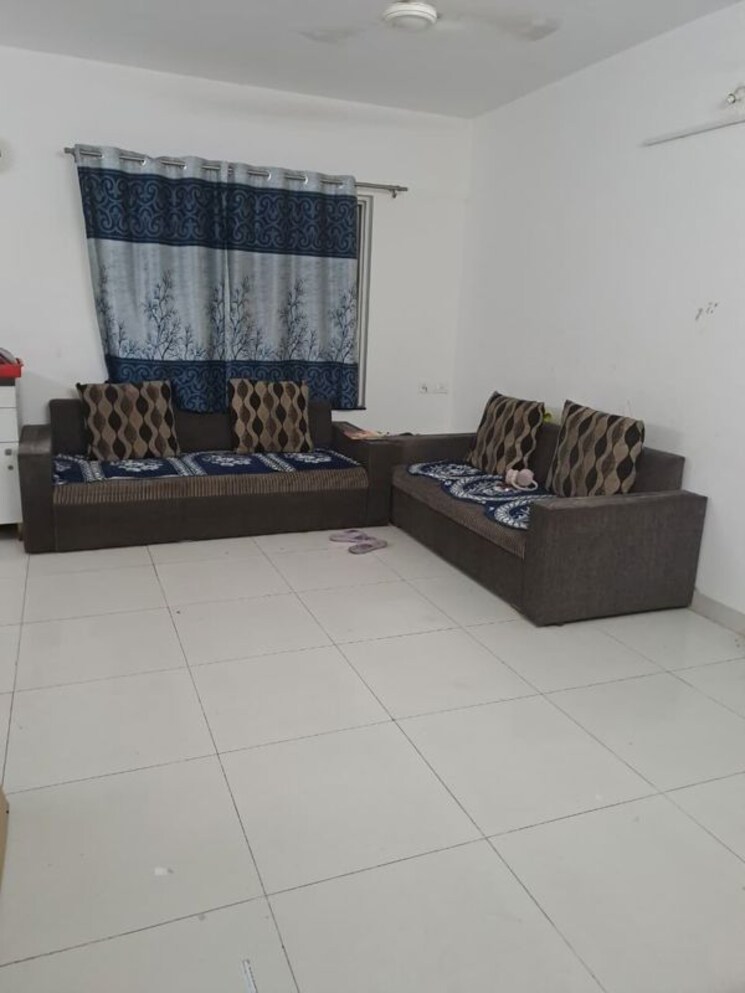 Living Room, paranjape-schemes-yuthika 2 Bedroom 1000 Sq.Ft. Apartment In Baner Pune 9844065