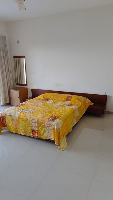 Bedroom in 3 BHK Apartment at Dona Paula – for Rent