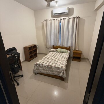 Team Area in 3 BHK Apartment at Dona Paula – for Rent