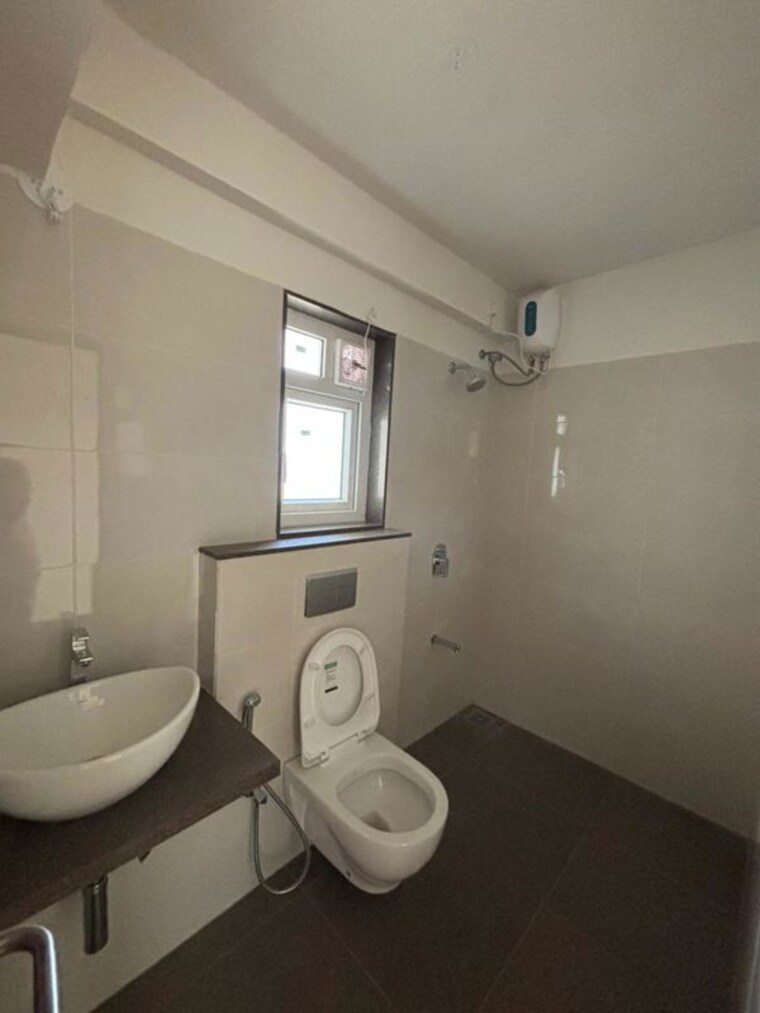Bathroom, shapoorji-pallonji-bkc-28 2 Bedroom 752 Sq.Ft. Apartment In Bandra East Mumbai 9844517