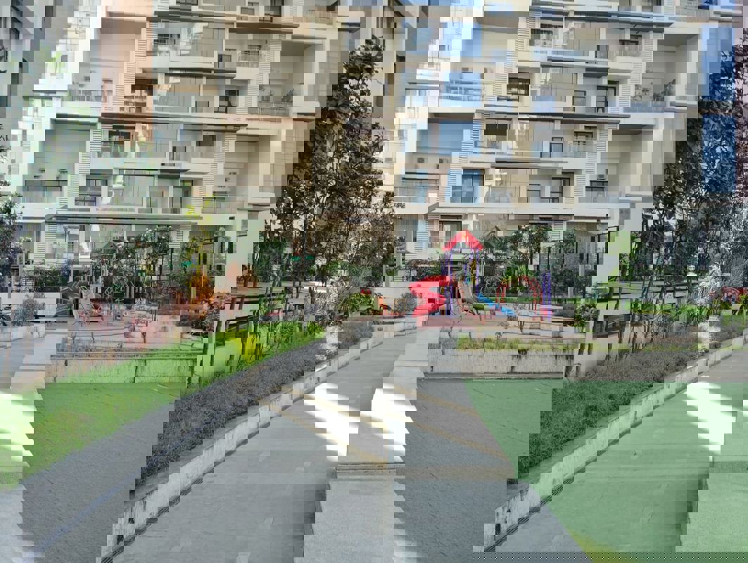 3 BHK + Servant Room 1500 Sq.Ft. Apartment in Gera Isle Royale