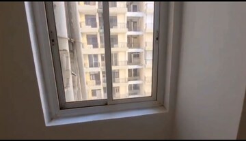 Room in 2 BHK Apartment at Sector 6 Wave City – for Sale