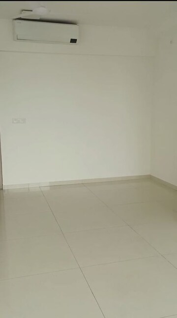 2 BHK Apartment For Rent in Wadhwa Pristine, Matunga West