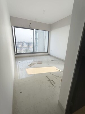 Room in 3 BHK Apartment at Sunteck City Avenue 4, Goregaon West – for Rent