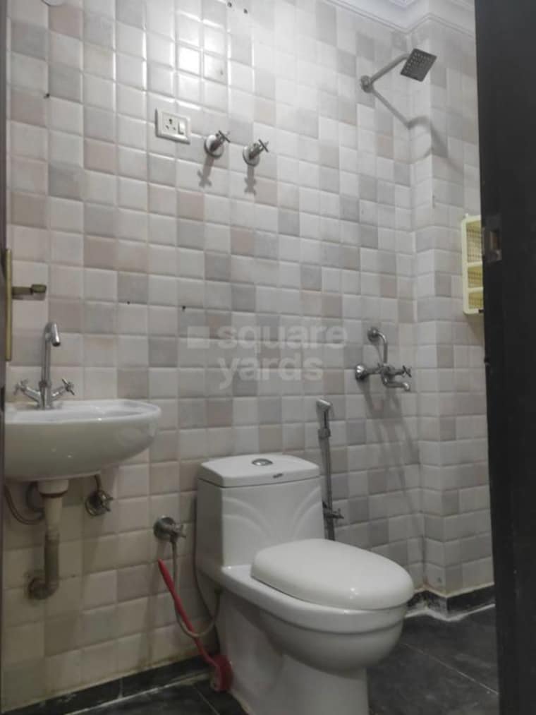 Bathroom, chattarpur 2 Bedroom 924 Sq.Ft. Builder Floor In Chattarpur Delhi 9844800