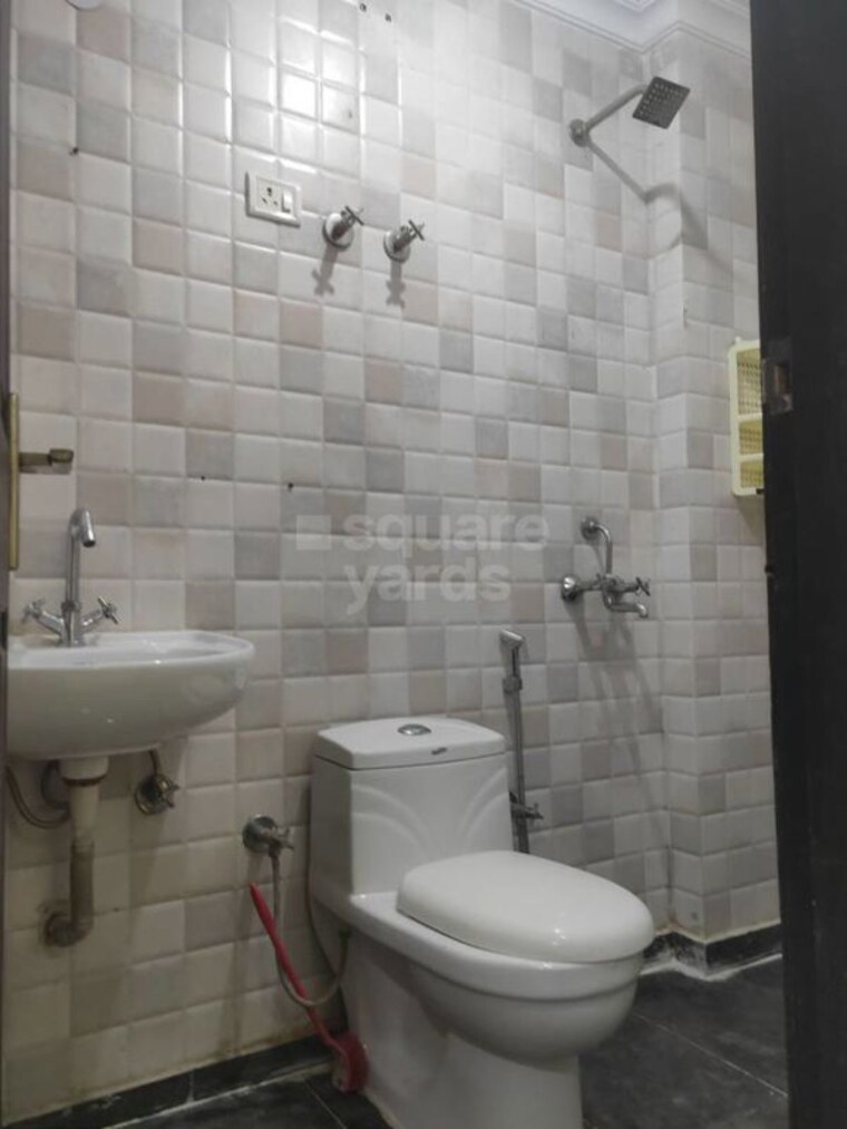 Bathroom, chattarpur 2 Bedroom 1129 Sq.Ft. Builder Floor In Chattarpur Delhi 9844815