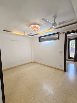 Room in 6 BHK Independent House at Sector 4 – for Sale