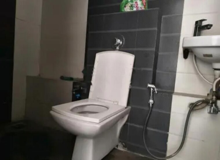 Bathroom, siddhi-highland-park 2 Bedroom 650 Sq.Ft. Apartment In Kolshet Road Thane 9845095