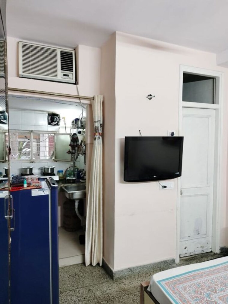 Kitchen, lajpat nagar 2 Bedroom 900 Sq.Ft. Apartment In Lajpat Nagar Delhi 9845142