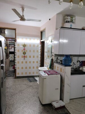 Team Area in 2 BHK Apartment at Lajpat Nagar – for Sale