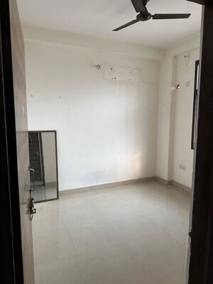 Room in 2 BHK Builder Floor at Nextra The Address, Mayur Vihar 1 – for Rent