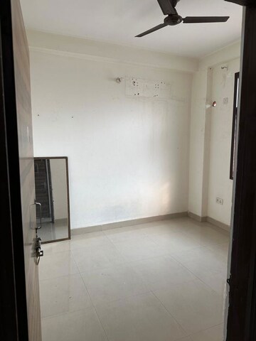 Room in 2 BHK Builder Floor at Nextra The Address, Mayur Vihar Phase 1 – for Rent