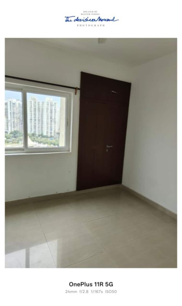 Room, nimbus-the-hyde-park 2 Bedroom 910 Sq.Ft. Apartment In Sector 78 Noida 9845036