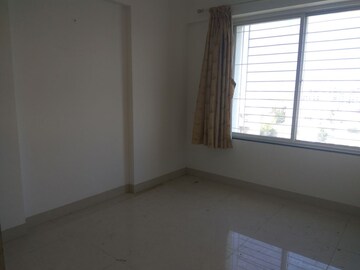 Room in 2 BHK Apartment at Paranjape Schemes Yuthika, Baner – for Rent