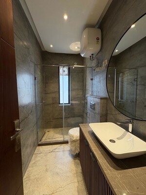 Bathroom in 3 BHK Builder Floor at BPTP Green Oaks, Sector 70a – for Sale