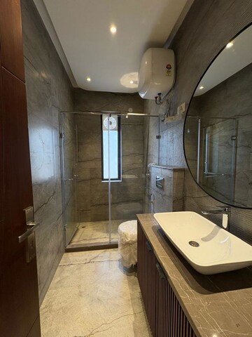 Bathroom in 3 BHK Builder Floor at BPTP Green Oaks, Sector 70a – for Sale