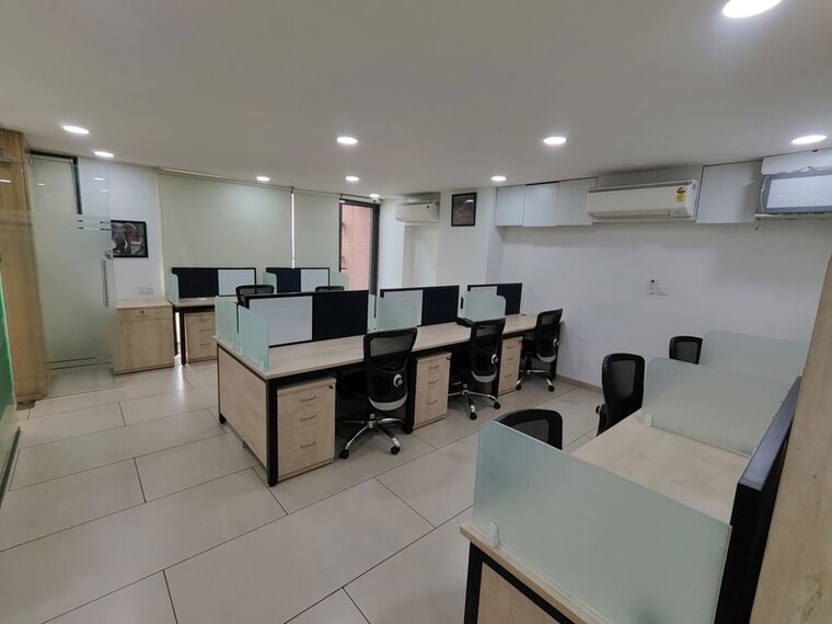 Team Area, bodakdev Commercial Office Space 2000 Sq.Ft. In Bodakdev Ahmedabad 9845245