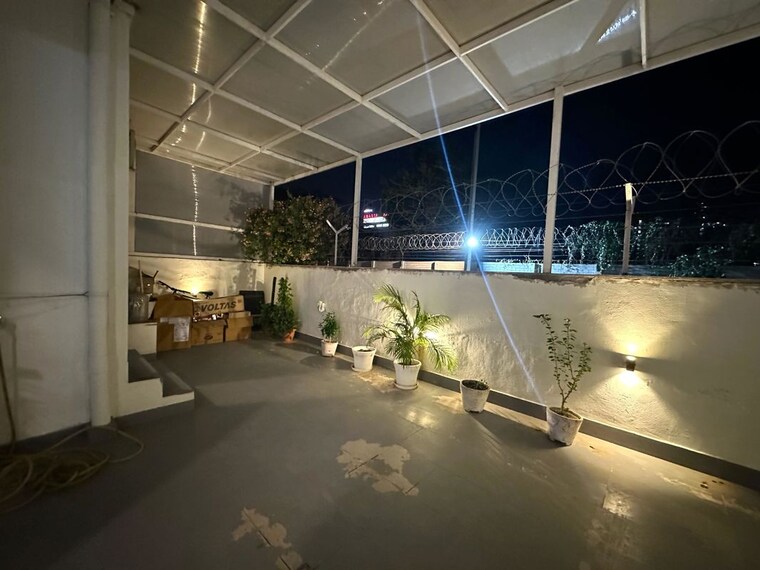  Parking, bptp-astaire-gardens 3 Bedroom 2512 Sq.Ft. Builder Floor In Sector 70a Gurgaon 9845436