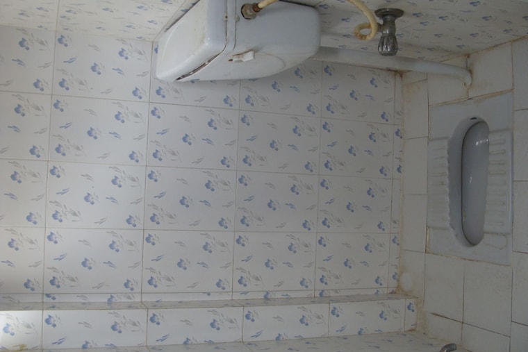 Bathroom, rt nagar 1 RK 730 Sq.Ft. Independent House In Rt Nagar Bangalore 9845432