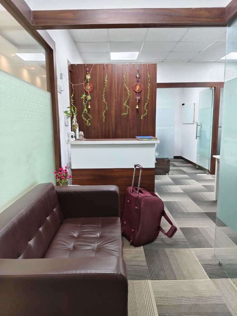 Living Room, udyog vihar Commercial Office Space 4250 Sq.Ft. In Udyog Vihar Gurgaon 9845489