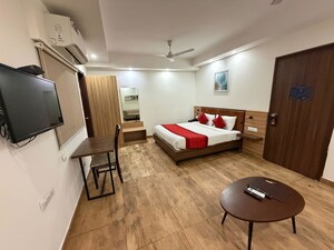 Master Bedroom in Studio Builder Floor at Green Wood City, Sector 45 – for Rent