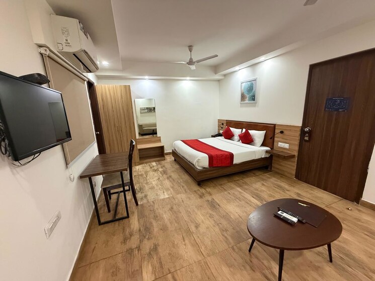 Master Bedroom, green-wood-city Studio 300 Sq.Ft. Builder Floor In Sector 45 Gurgaon 9845537