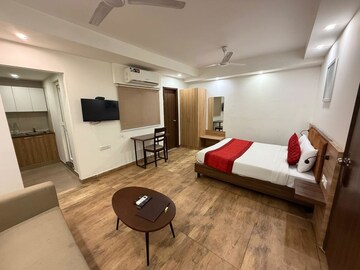 Studio Builder Floor For Rent in Green Wood City, Sector 45