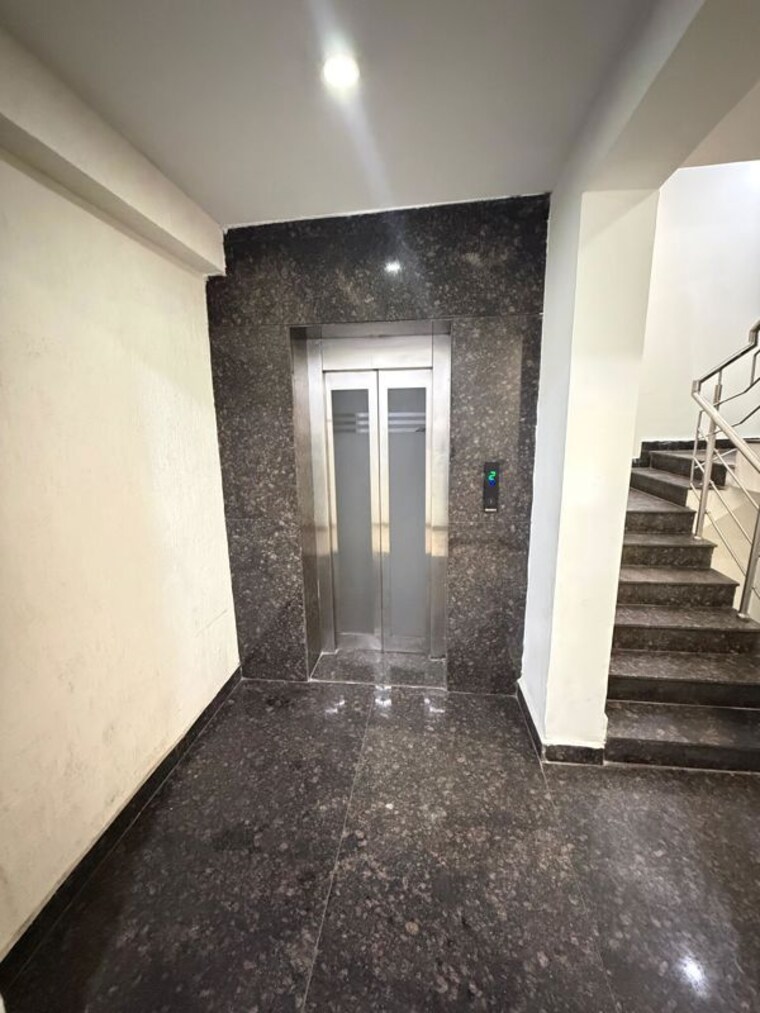 undefined, green-wood-city Studio 300 Sq.Ft. Builder Floor In Sector 45 Gurgaon 9845537