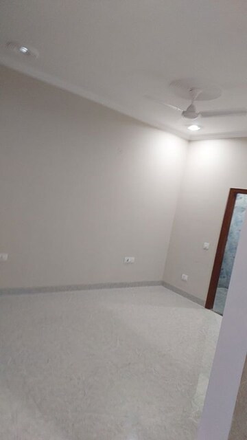 Room in 1 RK Builder Floor at Palam Vihar – for Rent