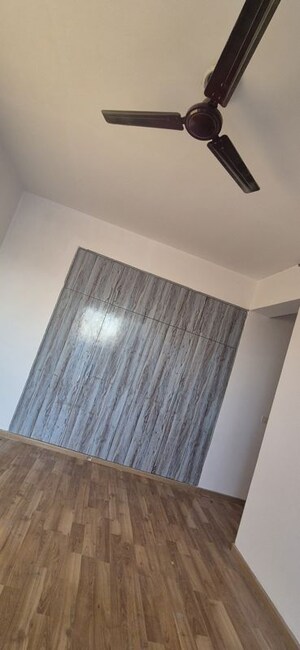 Furnished Amenities in 2.5 BHK Apartment at Shalimar Oneworld Vista, Gomti Nagar – for Rent