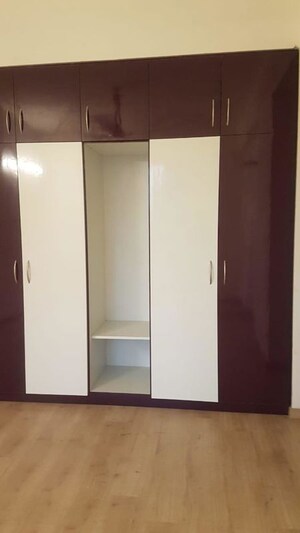 2.5 BHK Apartment For Rent in Shalimar Oneworld Vista, Gomti Nagar