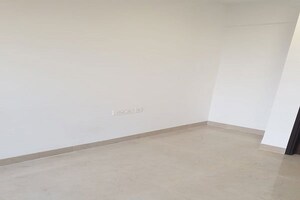 Room in 1.5 BHK Apartment at Runwal Forests, Kanjurmarg West – for Sale