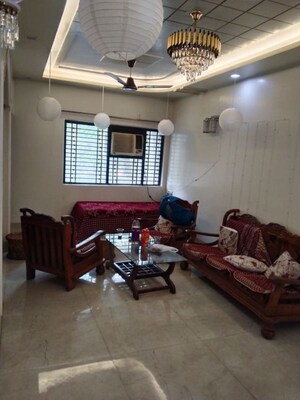 Living Room in 3 BHK Apartment at Mayur Vihar – for Rent