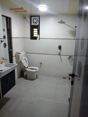 Bathroom in 3 BHK Apartment at Mayur Vihar – for Rent