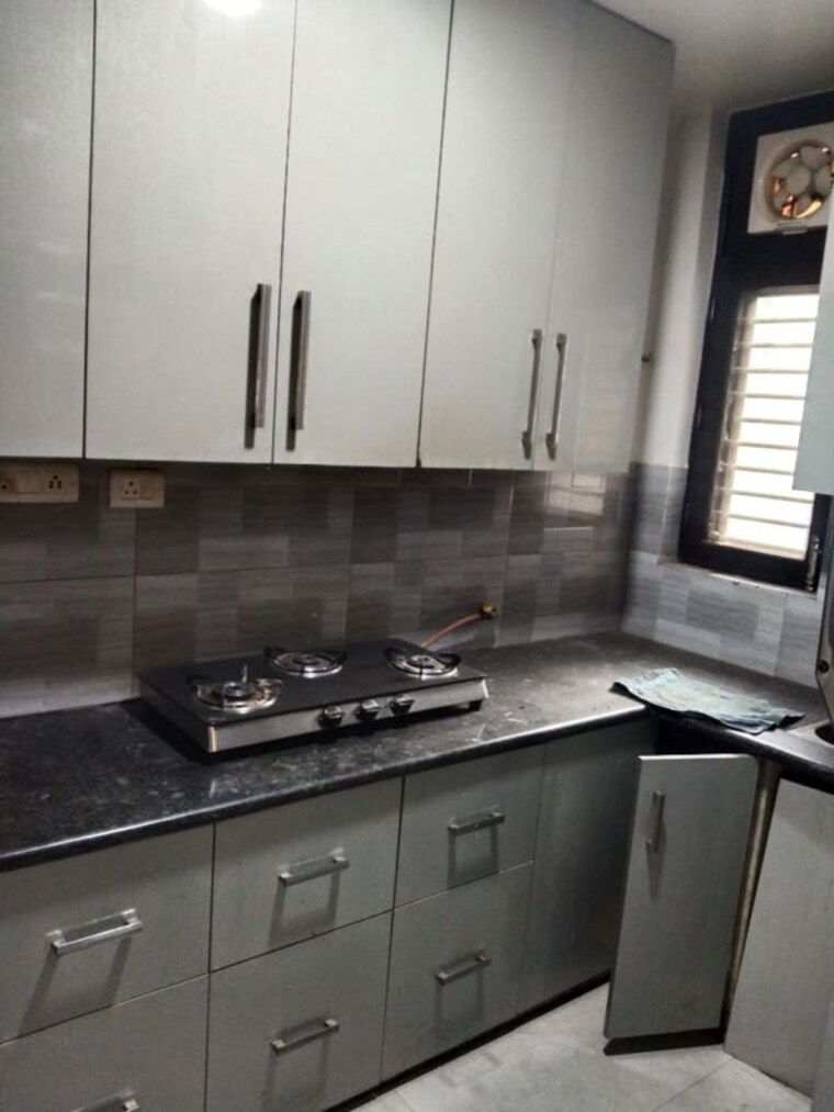 Kitchen, mayur vihar 3 Bedroom 1050 Sq.Ft. Apartment In Mayur Vihar Delhi 9845676