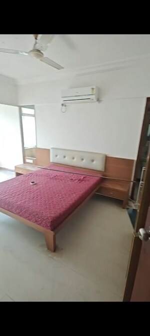 Bedroom in 2 BHK Apartment at Silver Palace Pali Hill, Pali Hill – for Rent