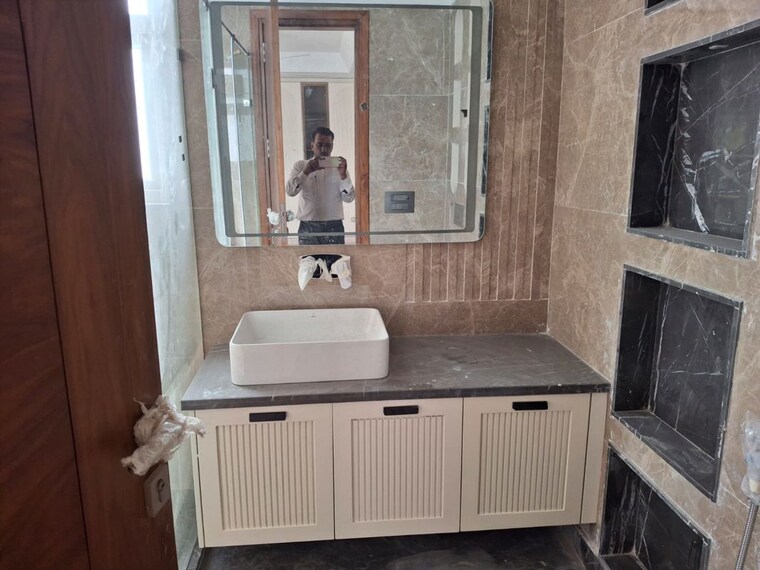 Bathroom, greater kailash i 3 Bedroom 1836 Sq.Ft. Builder Floor In Greater Kailash I Delhi 9845666