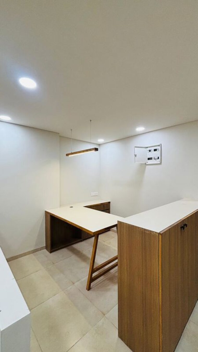 Team Area, samvaad-east-face Commercial Office Space 755 Sq.Ft. In Ambli Ahmedabad 9845677