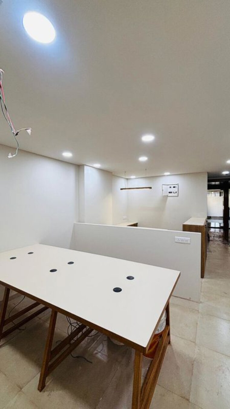 Team Area, samvaad-east-face Commercial Office Space 755 Sq.Ft. In Ambli Ahmedabad 9845677