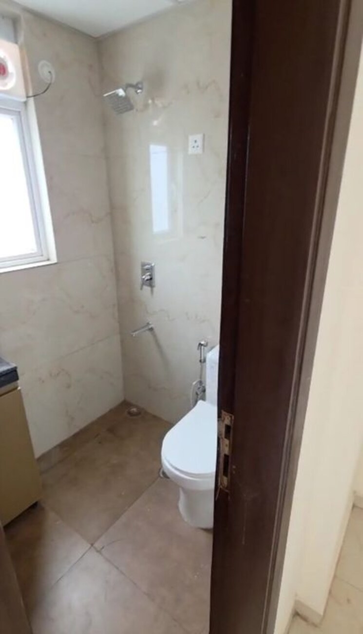 Bathroom, smart-world-gems 3 Bedroom 1423 Sq.Ft. Apartment In Sector 89 Gurgaon 9845748