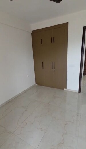 Room in 3 BHK Apartment at Smart World Gems, Sector 89 – for Rent