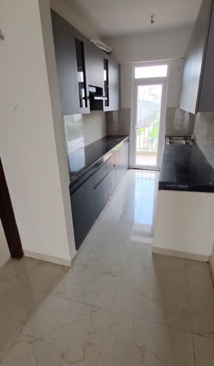 Kitchen, smart-world-gems 3 Bedroom 1423 Sq.Ft. Apartment In Sector 89 Gurgaon 9845748