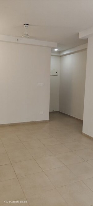 Room in 2.5 BHK Apartment at Purva Palm Beach, Hennur Road – for Rent