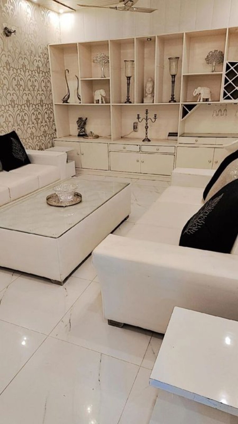 Master Bedroom, greater kailash part 3 3 Bedroom 150 Sq.Yd. Apartment In Greater Kailash Part 3 Delhi 9845816