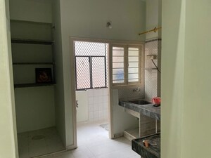 Room in 2 BHK Apartment at Krishna Tower Ahmedabad, Satellite – for Rent