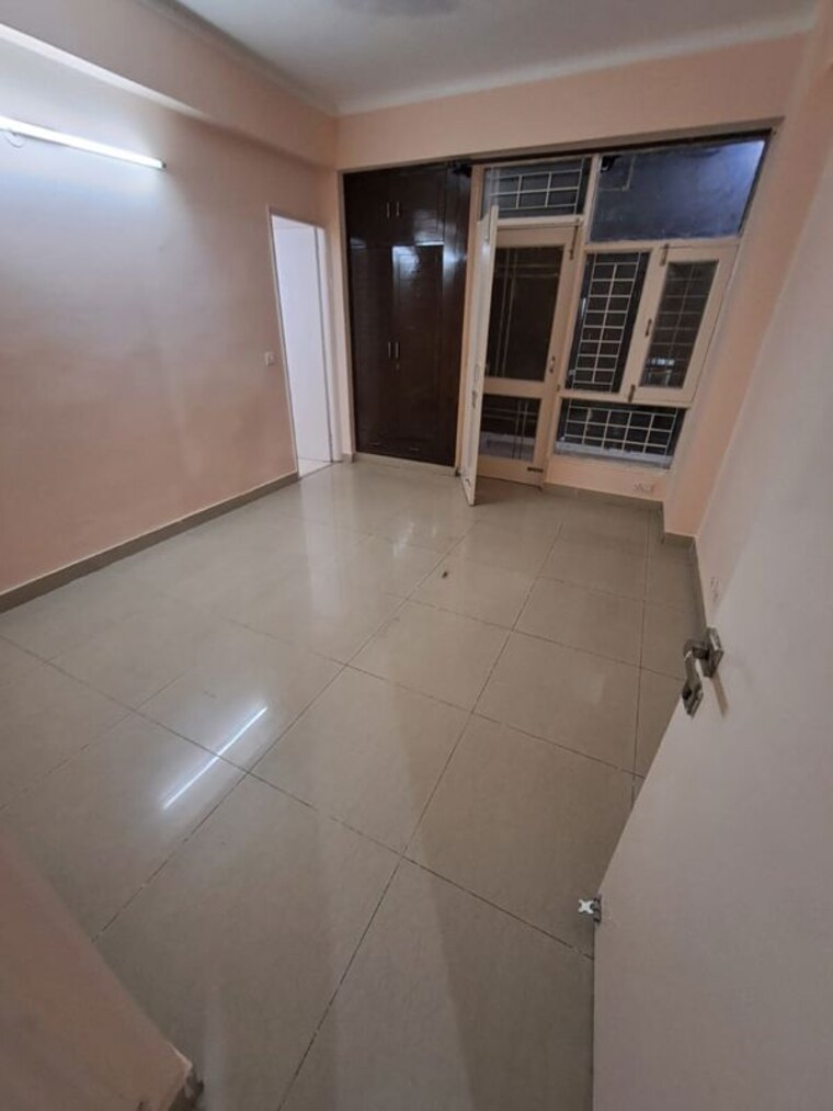 Room, gaur-grandeur 2 Bedroom 1246 Sq.Ft. Apartment In Sector 119 Noida 9845821