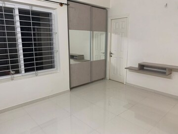 Room in 3 BHK Apartment at Casagrand Lorenza, Kogilu – for Rent