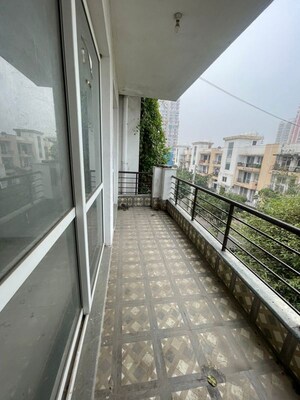 Balcony in 3 BHK Builder Floor at BPTP Parkland Pride Phase 2, Sector 77 – for Rent