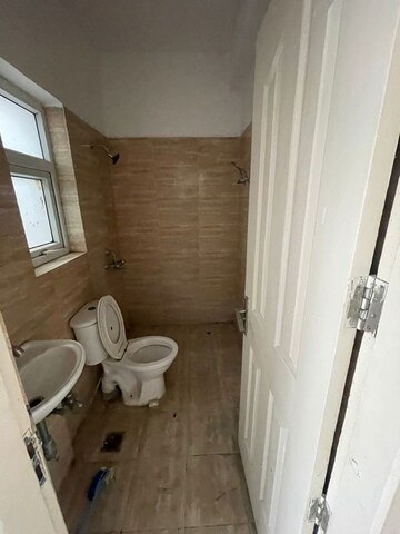 Master Bedroom in 3 BHK Builder Floor at BPTP Parkland Pride Phase 2, Sector 77 – for Rent